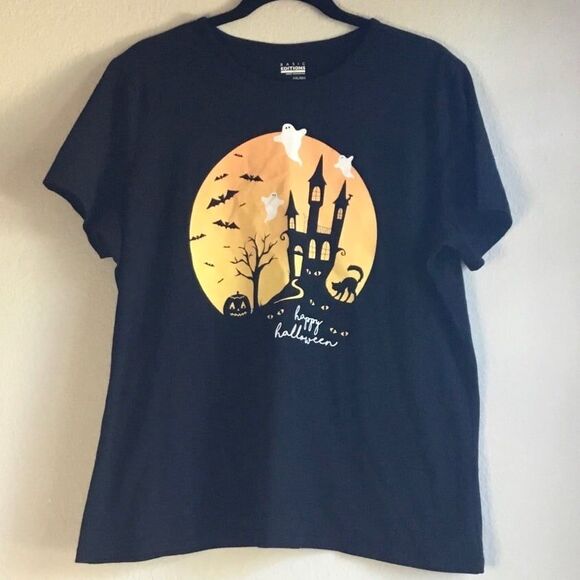 Black Halloween tee with large moon, bats, cat, pumpkin, “Happy Halloween” - Picture 1 of 4